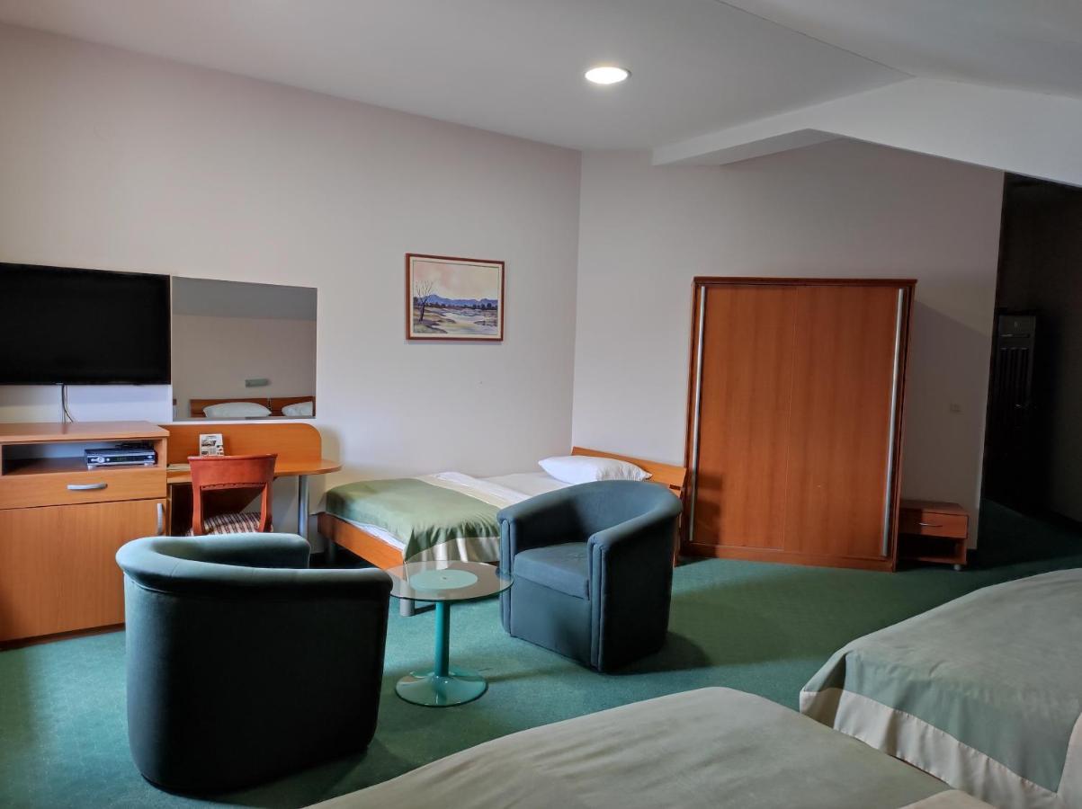 Hotel Bacchus Livno Ngoại thất bức ảnh
